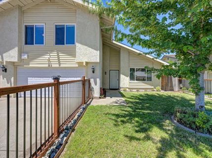 9241 Linda Rio Dr, Sacramento, CA 95826 Photo