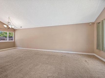 9241 Linda Rio Dr, Sacramento, CA 95826 Photo