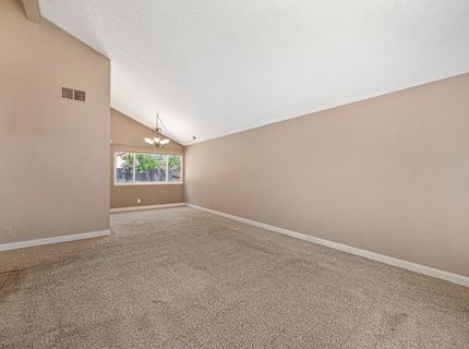 9241 Linda Rio Dr, Sacramento, CA 95826 Photo