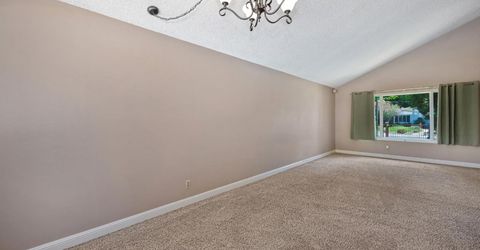9241 Linda Rio Dr, Sacramento, CA 95826 Photo