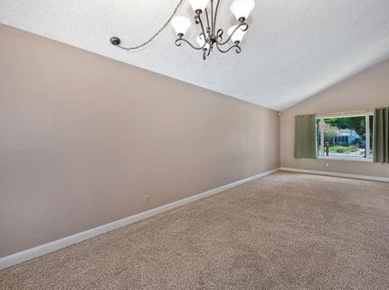 9241 Linda Rio Dr, Sacramento, CA 95826 Photo