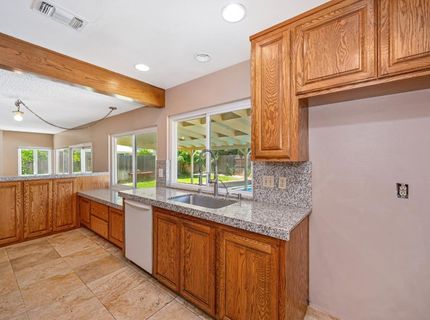 9241 Linda Rio Dr, Sacramento, CA 95826 Photo