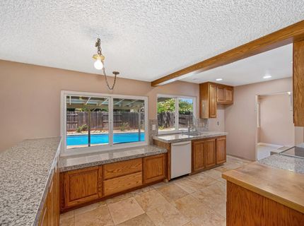 9241 Linda Rio Dr, Sacramento, CA 95826 Photo