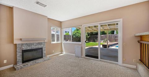 9241 Linda Rio Dr, Sacramento, CA 95826 Photo