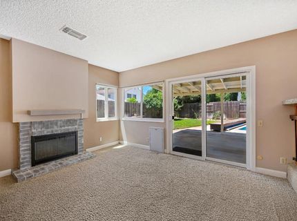 9241 Linda Rio Dr, Sacramento, CA 95826 Photo