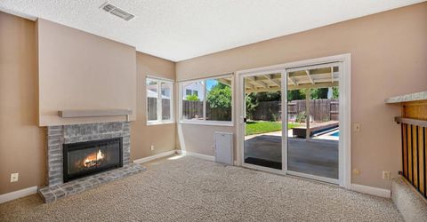 9241 Linda Rio Dr, Sacramento, CA 95826 Photo