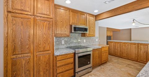 9241 Linda Rio Dr, Sacramento, CA 95826 Photo