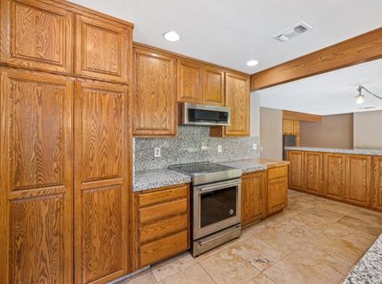9241 Linda Rio Dr, Sacramento, CA 95826 Photo
