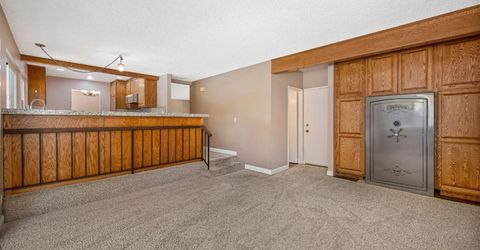 9241 Linda Rio Dr, Sacramento, CA 95826 Photo