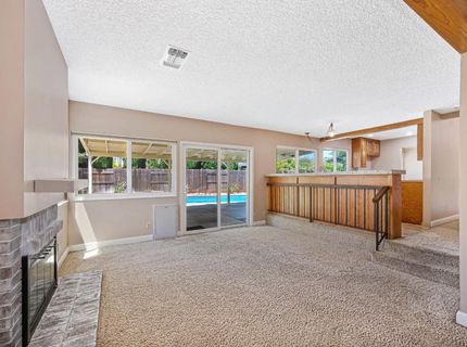9241 Linda Rio Dr, Sacramento, CA 95826 Photo