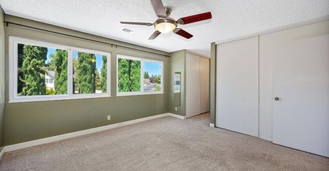 9241 Linda Rio Dr, Sacramento, CA 95826 Photo