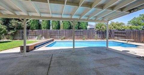 9241 Linda Rio Dr, Sacramento, CA 95826 Photo