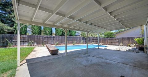9241 Linda Rio Dr, Sacramento, CA 95826 Photo