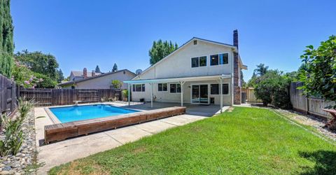 9241 Linda Rio Dr, Sacramento, CA 95826 Photo