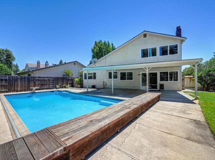 9241 Linda Rio Dr, Sacramento, CA 95826 Photo