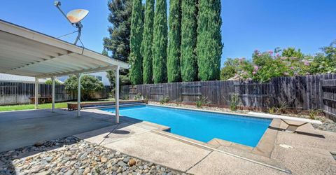 9241 Linda Rio Dr, Sacramento, CA 95826 Photo