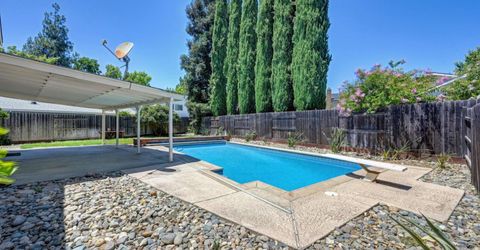 9241 Linda Rio Dr, Sacramento, CA 95826 Photo