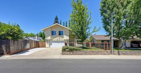 9241 Linda Rio Dr, Sacramento, CA 95826 Photo