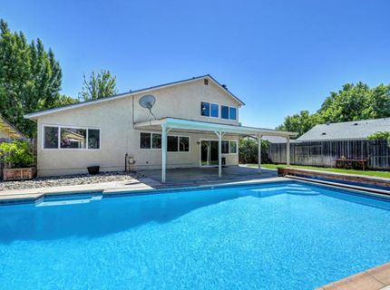 9241 Linda Rio Dr, Sacramento, CA 95826 Photo