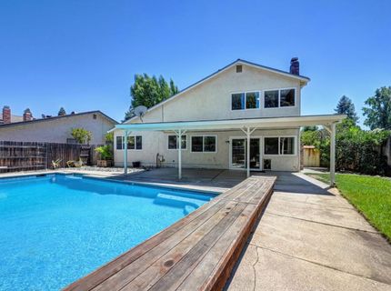 9241 Linda Rio Dr, Sacramento, CA 95826 Photo