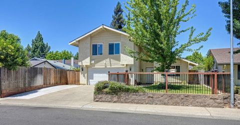 9241 Linda Rio Dr, Sacramento, CA 95826 Photo