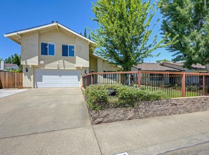 9241 Linda Rio Dr, Sacramento, CA 95826 Photo