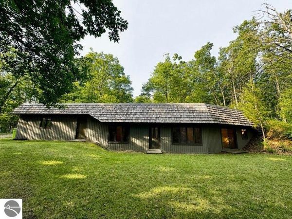 2318 Sunset Drive W, Roscommon, MI 48653