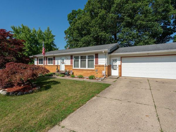 2535 Powers Avenue NW, Grand Rapids, MI 49544
