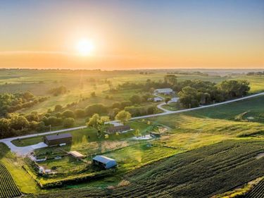 2752 MONROE Avenue, LOGAN, IA 51546