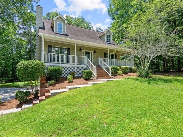8627 Foxridge Drive, Winston, GA 30187