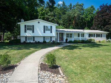 7000 Pebblecreek Road, West Bloomfield Twp, MI 48322