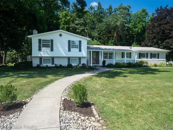 7000 Pebblecreek Road, West Bloomfield Twp, MI 48322