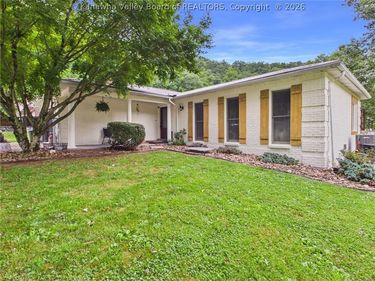 54 Demra Street, Sissonville, WV 25320