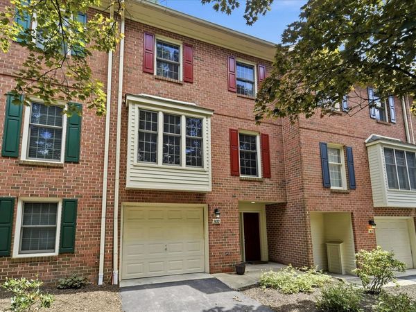 302 BRIGHTON CIRCLE, DEVON, PA 19333