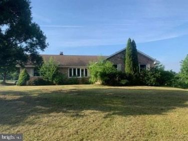 1060 ROXBURY ROAD, NEWBURG, PA 17240