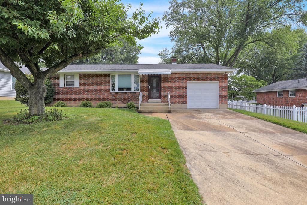 411 Mcarthur Avenue, Reading, PA 19607 Main Photo