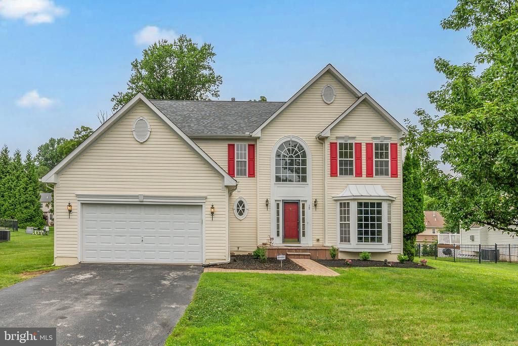 12 HUNTINGDON COURT , UPPER CHICHESTER, PA 19061