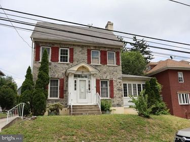 219 WAYNE AVENUE , LANSDOWNE, PA 19050