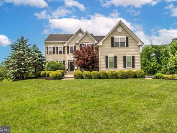 38 MUSIC MOUNTAIN BOULEVARD, LAMBERTVILLE, NJ 08530