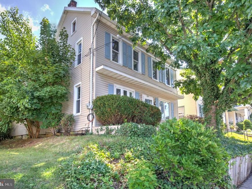 1319 W Main Street , Ephrata, PA 17522 Main Photo