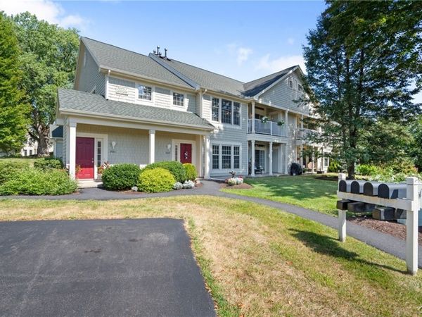 2001 Drummers Court, Baldwinsville, NY 13027