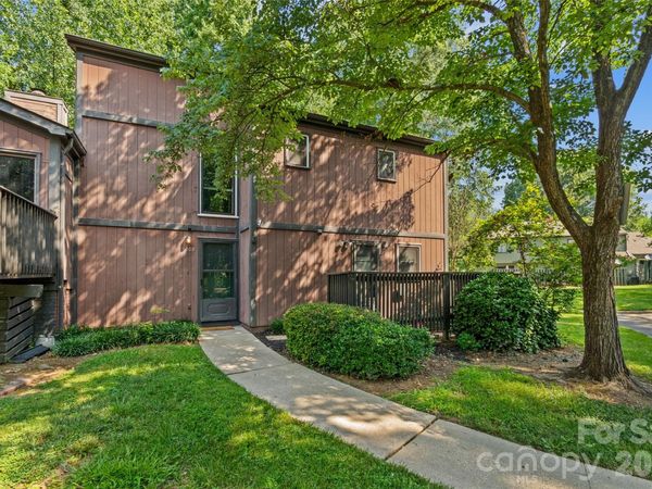 6100 Honeysuckle Lane , Charlotte, NC 28212