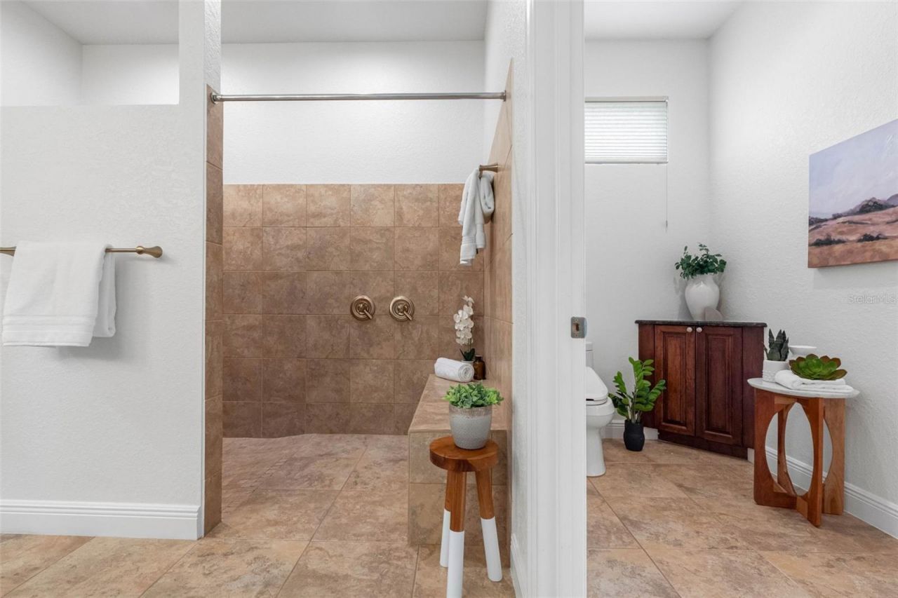 2103 Carroll Landing Drive, Tampa, FL 33612 Photo