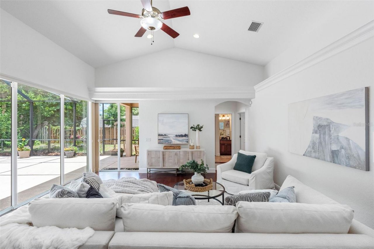 2103 Carroll Landing Drive, Tampa, FL 33612 Photo