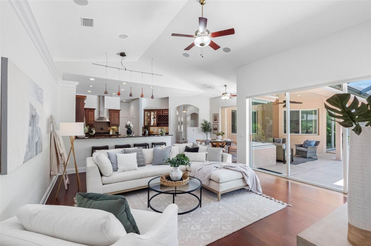 2103 Carroll Landing Drive, Tampa, FL 33612 Photo