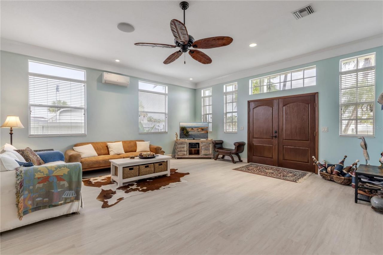 708 Ocean Avenue, New Smyrna Beach, FL 32169 Photo