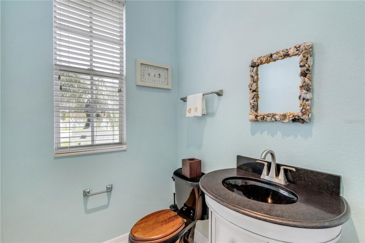 708 Ocean Avenue, New Smyrna Beach, FL 32169 Photo