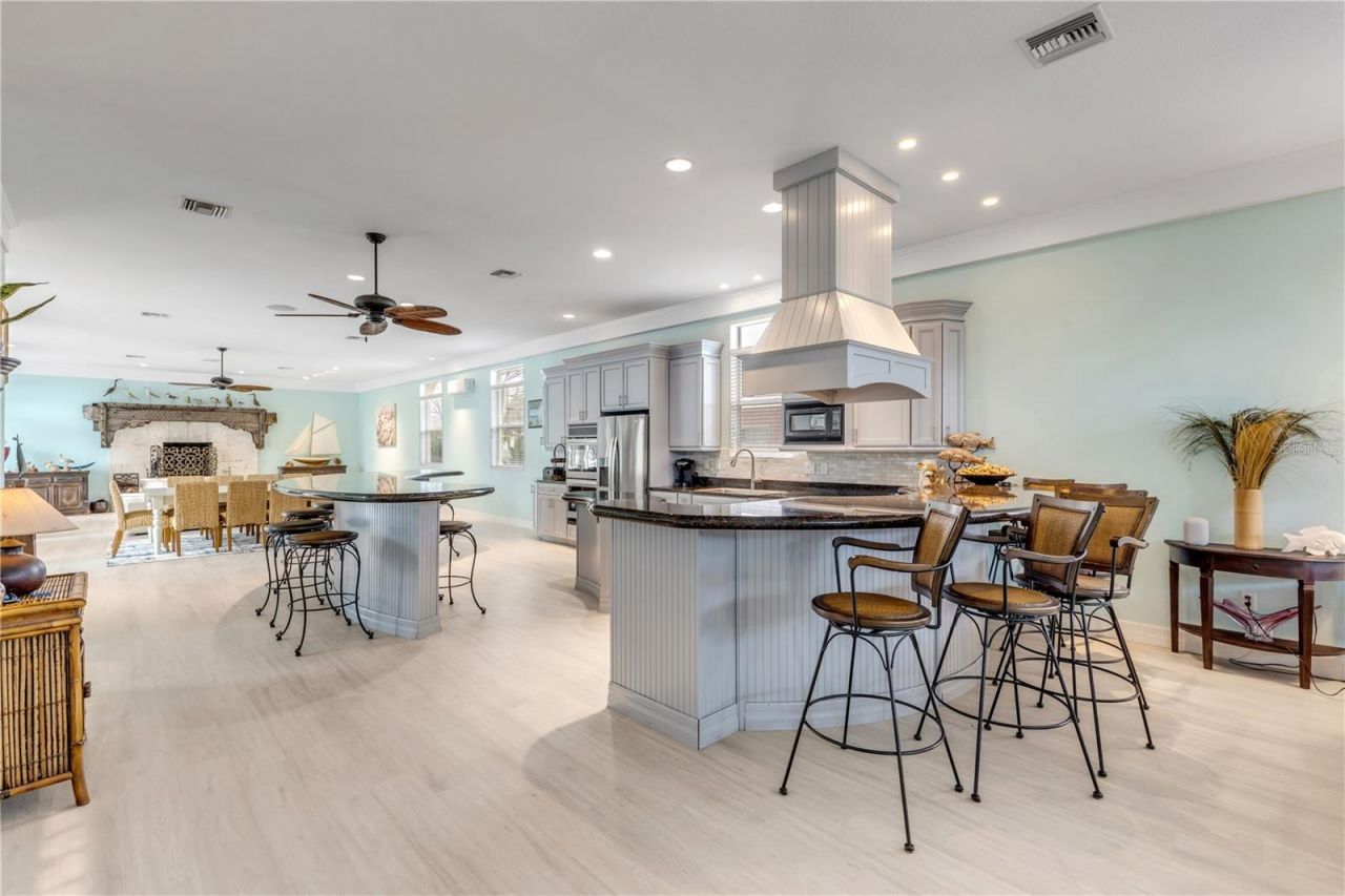 708 Ocean Avenue, New Smyrna Beach, FL 32169 Photo