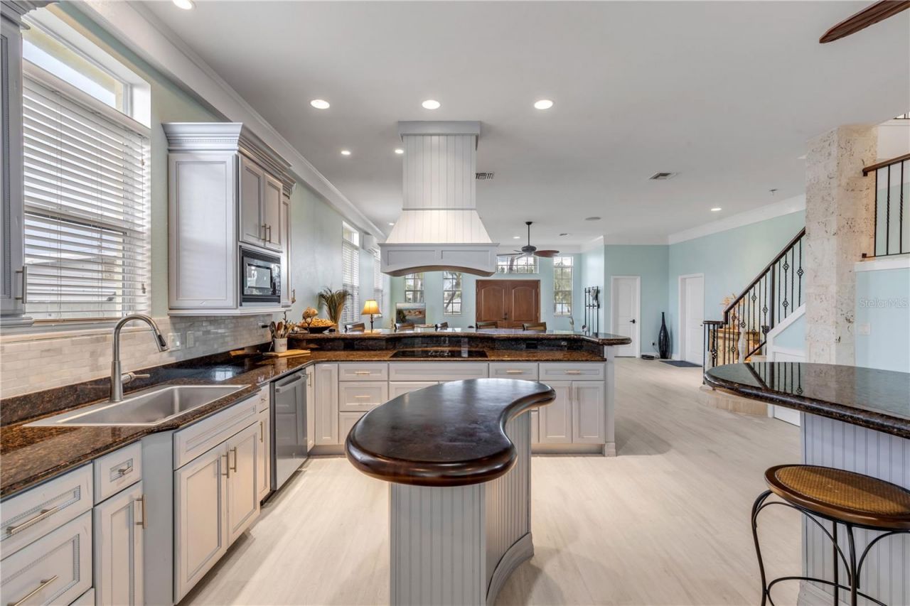 708 Ocean Avenue, New Smyrna Beach, FL 32169 Photo