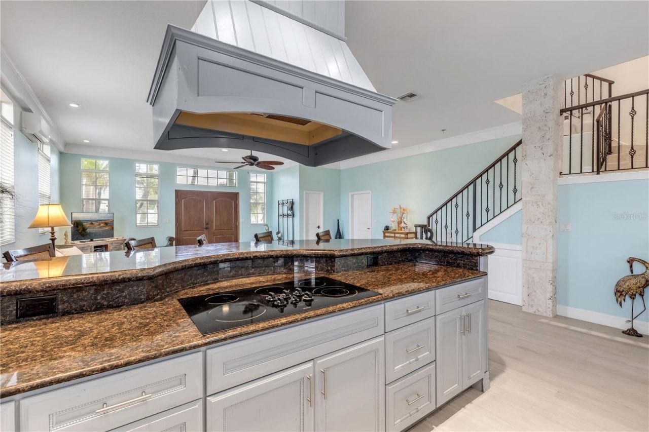 708 Ocean Avenue, New Smyrna Beach, FL 32169 Photo